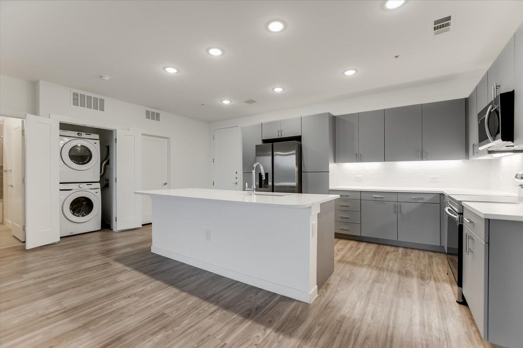 4801 Springdale RD 1207, Austin, TX 78723