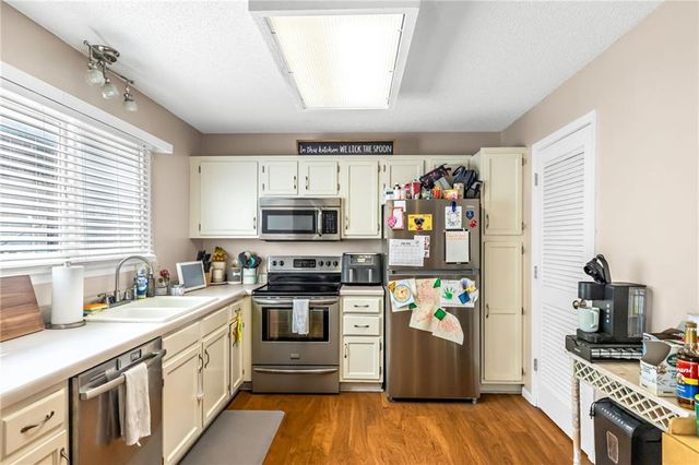6210 NW 82nd Terrace, Kansas City, MO 64151