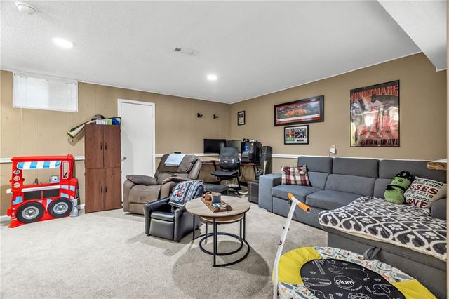 6210 NW 82nd Terrace, Kansas City, MO 64151