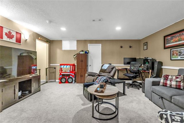 6210 NW 82nd Terrace, Kansas City, MO 64151