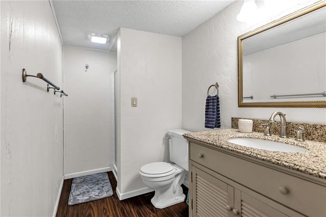 6210 NW 82nd Terrace, Kansas City, MO 64151