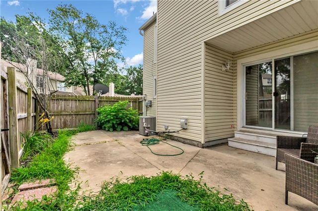 6210 NW 82nd Terrace, Kansas City, MO 64151