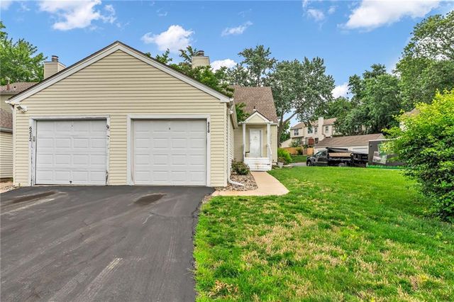 6210 NW 82nd Terrace, Kansas City, MO 64151