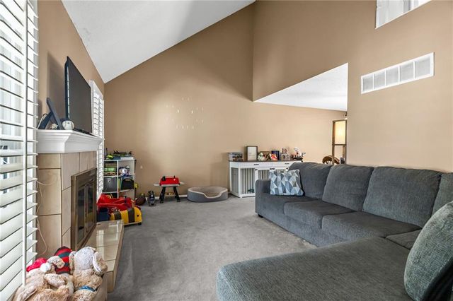6210 NW 82nd Terrace, Kansas City, MO 64151