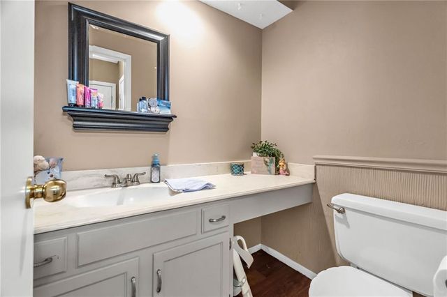 6210 NW 82nd Terrace, Kansas City, MO 64151