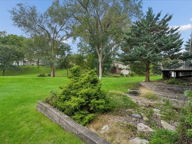 920 Westwood Drive NW, Cedar Rapids, IA 52405