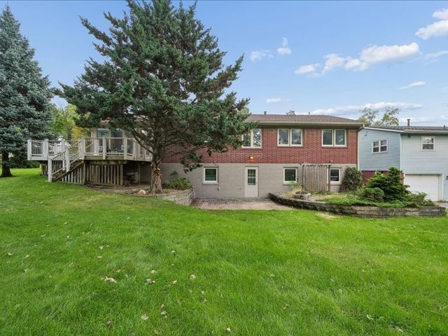 920 Westwood Drive NW, Cedar Rapids, IA 52405