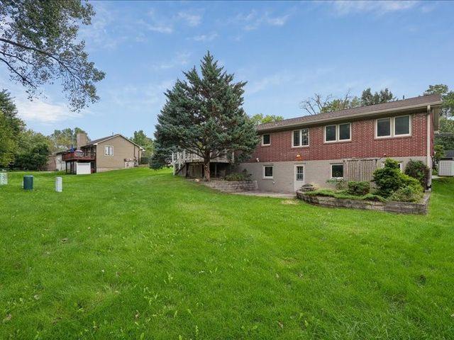 920 Westwood Drive NW, Cedar Rapids, IA 52405