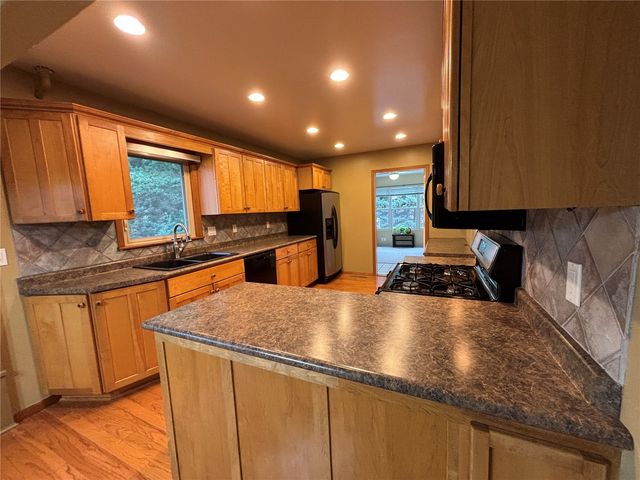 920 Westwood Drive NW, Cedar Rapids, IA 52405