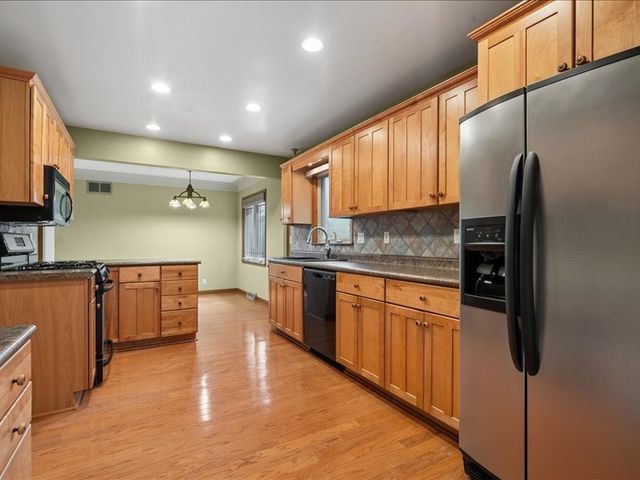 920 Westwood Drive NW, Cedar Rapids, IA 52405