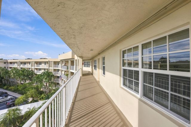 800 Cypress Grove Drive 504, Pompano Beach, FL 33069