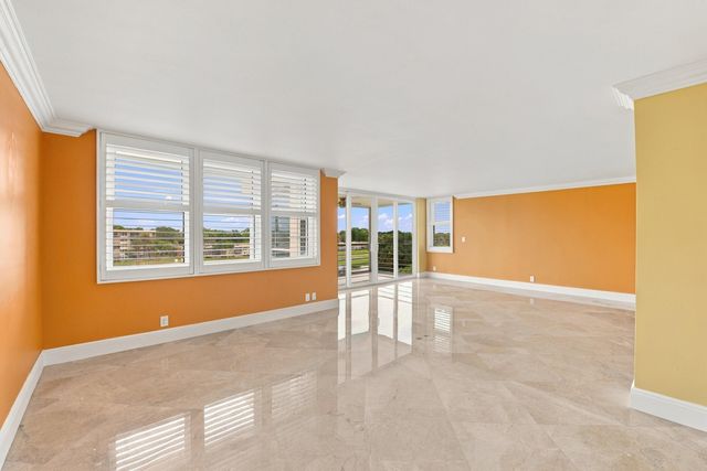 800 Cypress Grove Drive 504, Pompano Beach, FL 33069