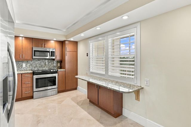 800 Cypress Grove Drive 504, Pompano Beach, FL 33069