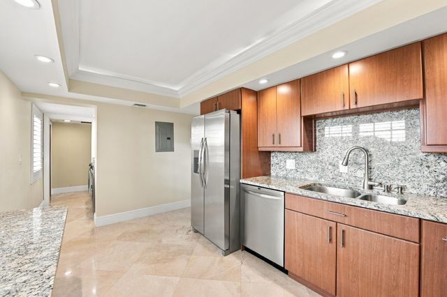 800 Cypress Grove Drive 504, Pompano Beach, FL 33069