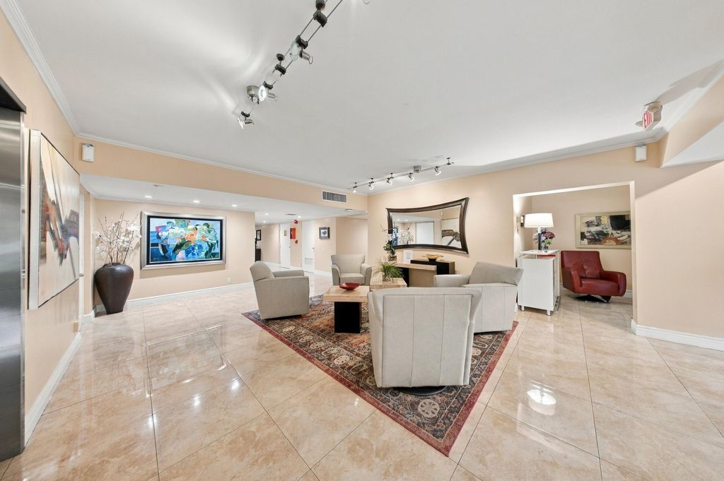 800 Cypress Grove Drive 504, Pompano Beach, FL 33069