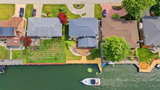 22461 Lavon Street, Saint Clair Shores, MI 48081