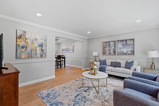 22461 Lavon Street, Saint Clair Shores, MI 48081