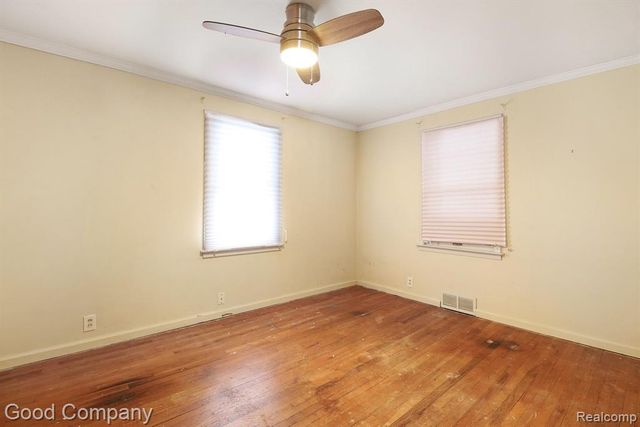 835 S Saginaw Street, Lapeer, MI 48446