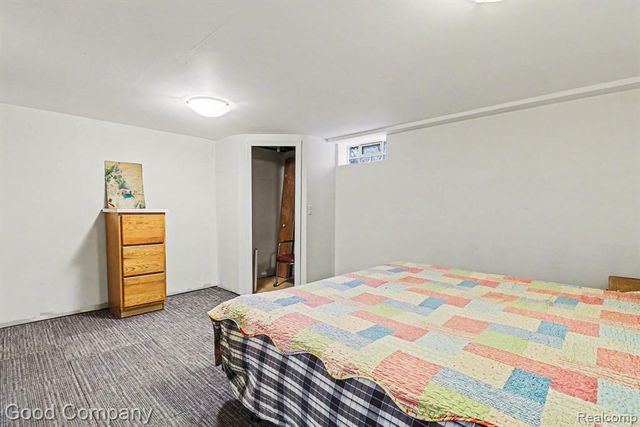 835 S Saginaw Street, Lapeer, MI 48446