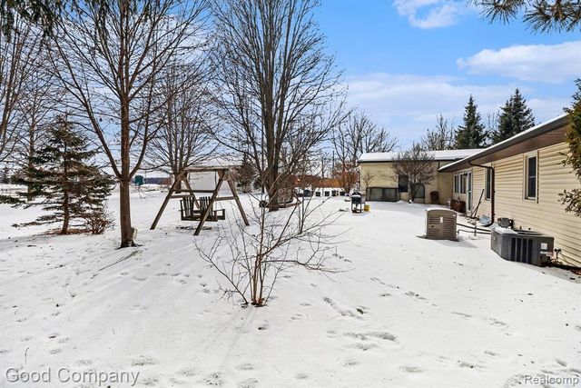 835 S Saginaw Street, Lapeer, MI 48446