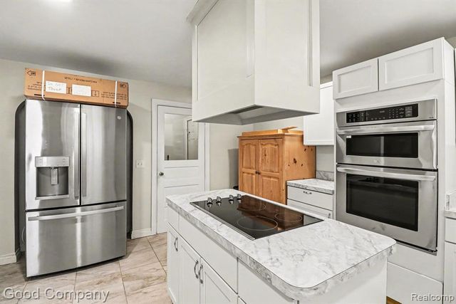 835 S Saginaw Street, Lapeer, MI 48446