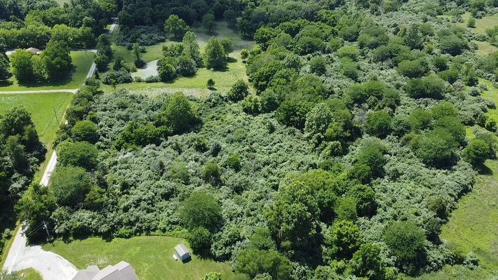 Image 4 of property listing at 0 E Boyd Road, Mt Vernon, IL 62864