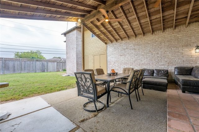 321 Bayshore Dr, Corpus Christi, TX 78412