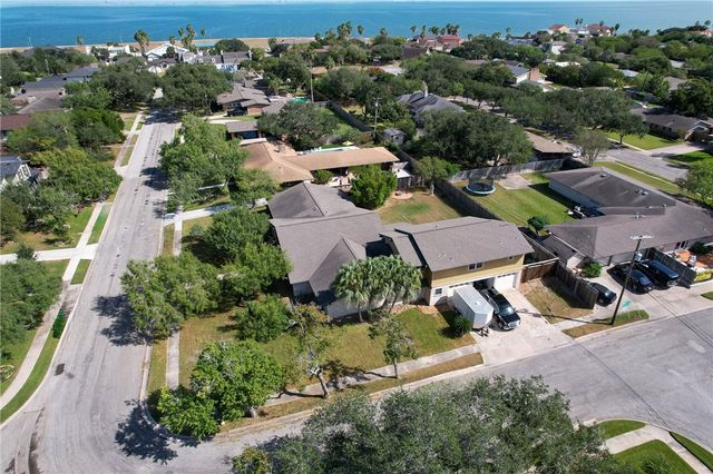 321 Bayshore Dr, Corpus Christi, TX 78412