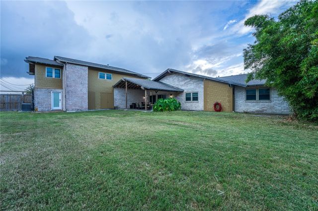 321 Bayshore Dr, Corpus Christi, TX 78412