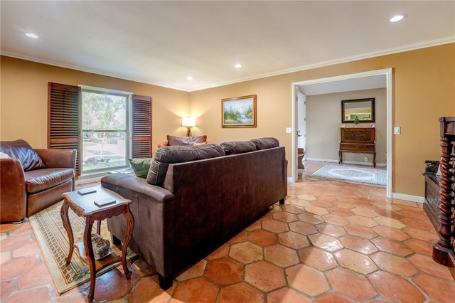 321 Bayshore Dr, Corpus Christi, TX 78412