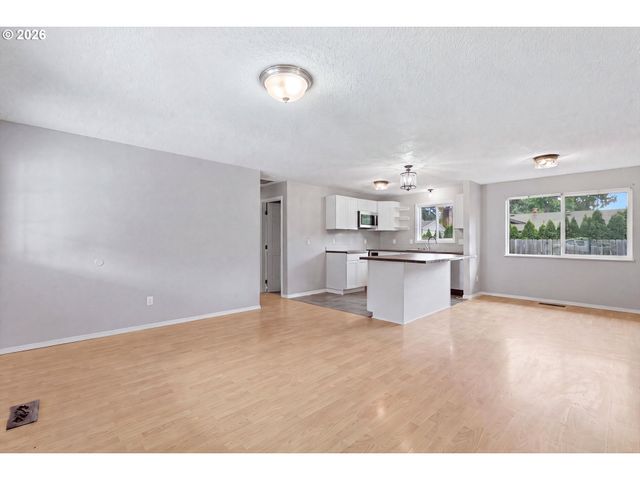 1543 Ne 16TH Way, Gresham, OR 97030