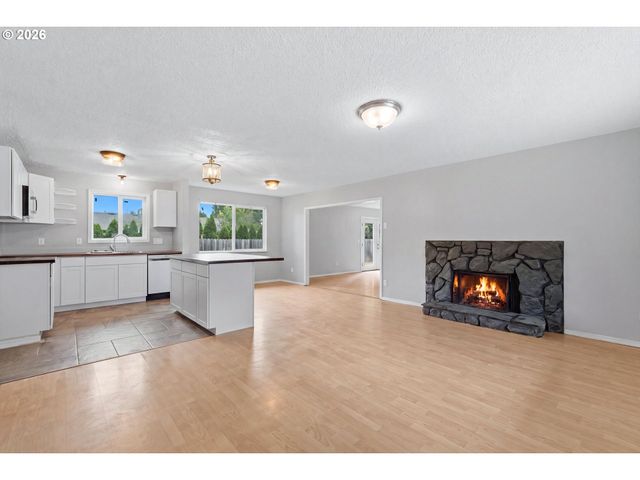 1543 Ne 16TH Way, Gresham, OR 97030