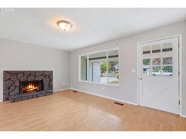 1543 Ne 16TH Way, Gresham, OR 97030