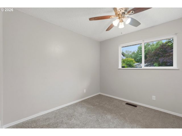 1543 Ne 16TH Way, Gresham, OR 97030