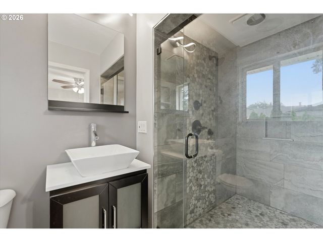 1543 Ne 16TH Way, Gresham, OR 97030