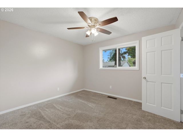 1543 Ne 16TH Way, Gresham, OR 97030