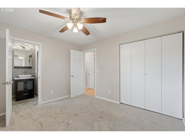 1543 Ne 16TH Way, Gresham, OR 97030