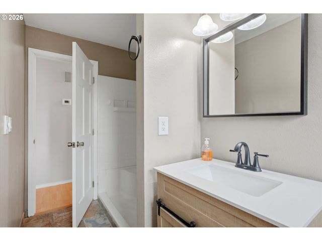 1543 Ne 16TH Way, Gresham, OR 97030