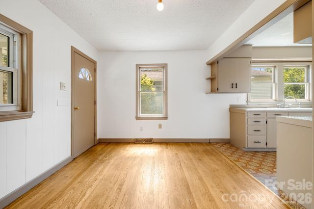 22 Jarrett Street, Asheville, NC 28806