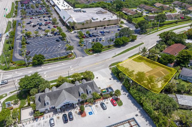 10105 SW Sandalfoot Boulevard, Boca Raton, FL 33428