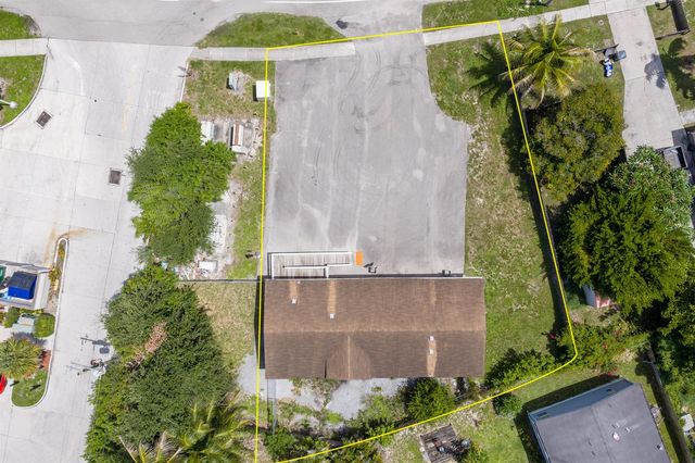 10105 SW Sandalfoot Boulevard, Boca Raton, FL 33428