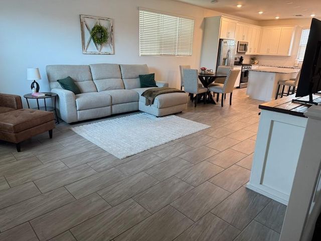 1123 E Newland Drive, Chandler, AZ 85286