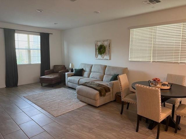 1123 E Newland Drive, Chandler, AZ 85286