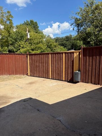 5011 W UNIVERSITY Boulevard, Dallas, TX 75209