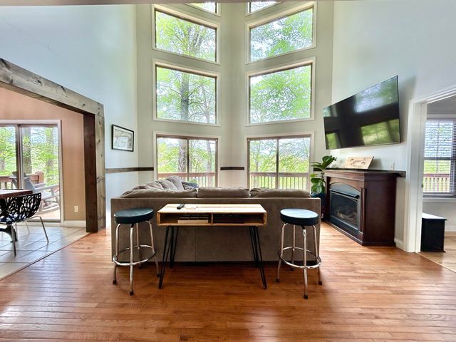 20 Mountain Path, Burnside, KY 42519