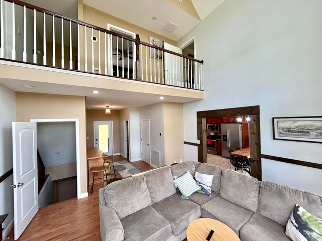 20 Mountain Path, Burnside, KY 42519