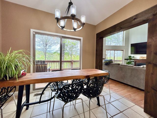 20 Mountain Path, Burnside, KY 42519