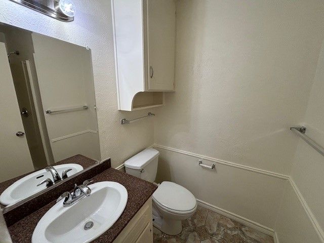 760 E Pecan Street, Hurst, TX 76053