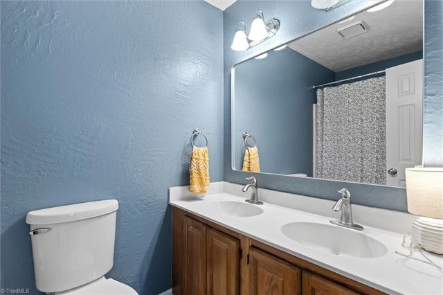 230 Country Club Road, Mount Airy, NC 27030