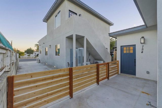 752 W 9th Ave, Escondido, CA 92025